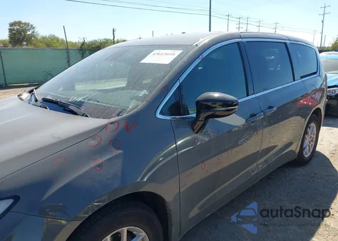 2025 Chrysler Pacifica Select from USA, damaged, VIN 2C4RC1BG0SR551374